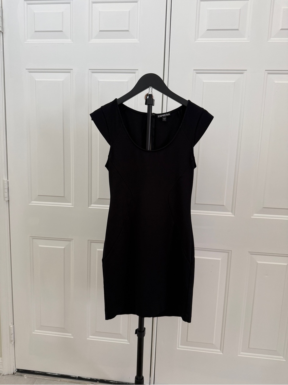 Express Black Cap-Sleeve Tunic Dress